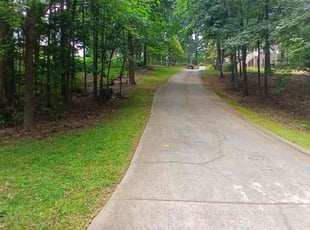 Quincy B.'s lawn care services service result