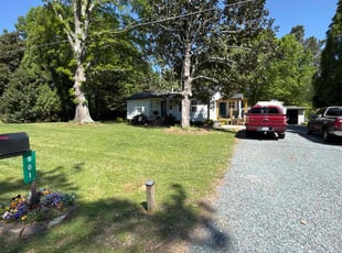 Zoe C.'s lawn maintenance service result