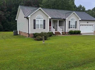 Thalia R.'s lawn care service result