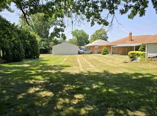 Jackie B.'s lawn service service result