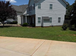Eric N.'s lawn care services service result