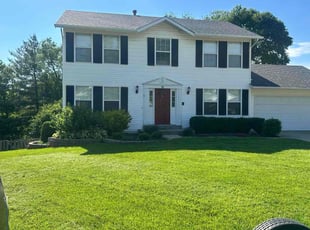 Stephanie F.'s lawn maintenance service result