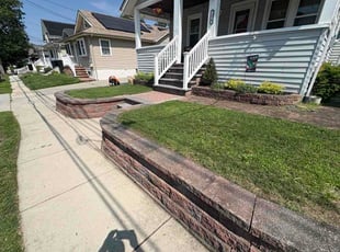 Kellie B.'s lawn care service result
