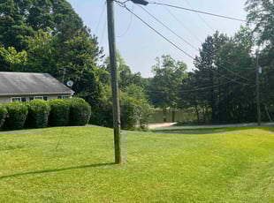 Courtney R.'s lawn care services service result
