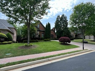 Kim M.'s lawn maintenance service result