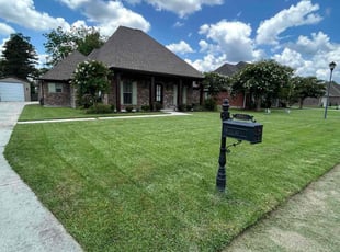 Victoria D.'s lawn care services service result