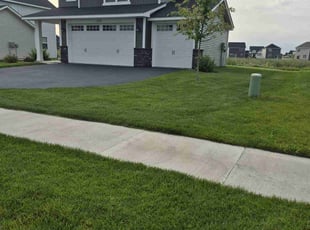 Brad S.'s lawn maintenance service result