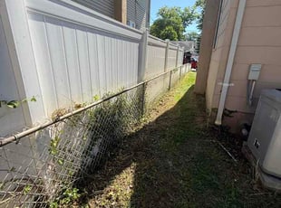 Zoey C.'s Flower Bed Weeding service result