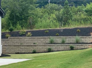 Laura C.'s Flower Bed Weeding service result