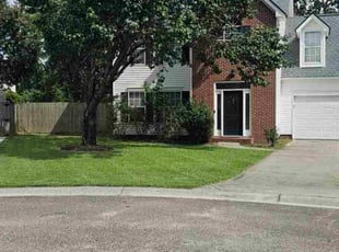 Maria D.'s lawn maintenance service result