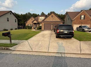 Yevonne C.'s lawn care services service result