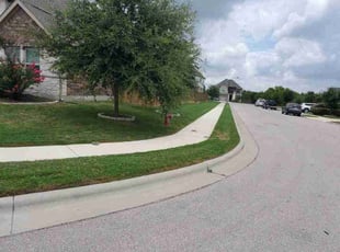 Ulla C.'s grass maintenance service result