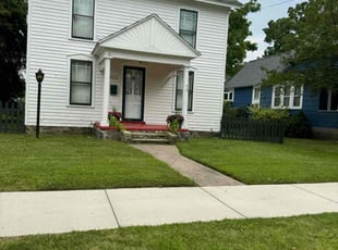 Leo M.'s lawn care services service result