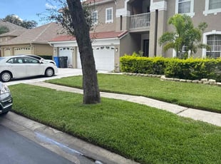 Wendy H.'s lawn maintenance service result