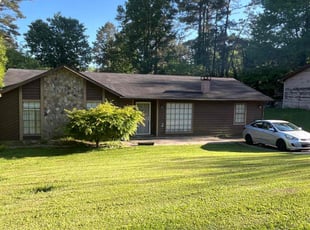 Jennifer H.'s lawn service service result