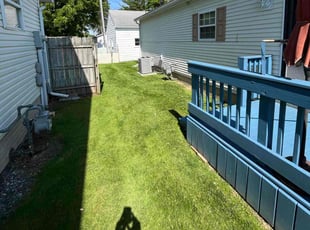 Angela S.'s lawn maintenance service result