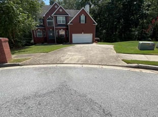 Kiauna W.'s lawn service service result