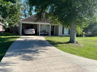 Kayla W.'s grass maintenance service result