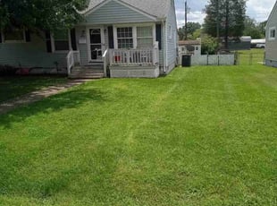 Robert David W.'s lawn care services service result