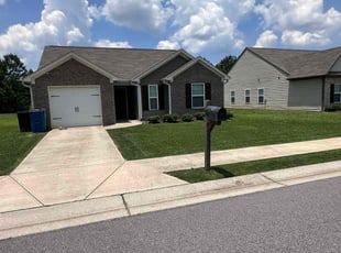 Linda W.'s lawn service service result