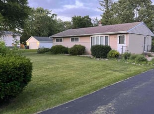 Kimberly W.'s lawn maintenance service result