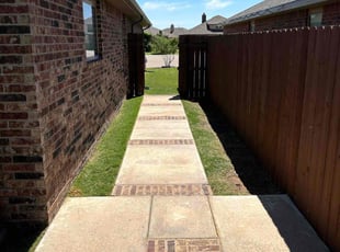 Kristin L.'s lawn care services service result