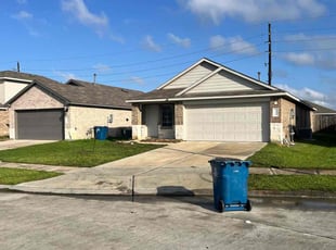 Melanie W.'s lawn service service result