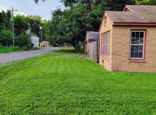 Wendy D.'s lawn care services service result