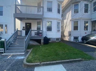 Kelly W.'s lawn care services service result