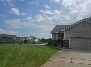 Laura C.'s lawn maintenance service result