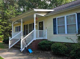 Lisa E.'s lawn maintenance service result
