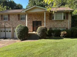 Kim M.'s Bush Trimming service result