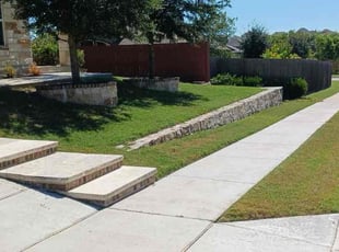 Nicole L.'s lawn care services service result