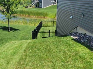 Shawana F.'s lawn care service result