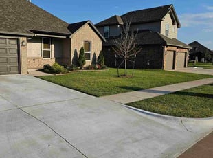 Jenniffer W.'s lawn care service result