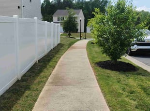 Jonathan Y.'s lawn care services service result