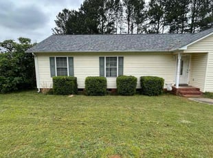 Alexa A..'s Bush Trimming service result
