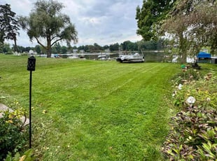Victoria A.'s lawn service service result