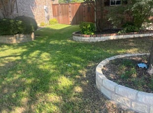 Kelly C.'s Flower Bed Weeding service result