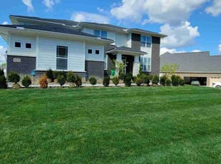 Donya G.'s lawn maintenance service result