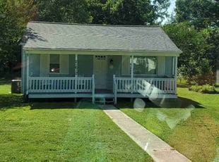 Lisa D.'s lawn care services service result