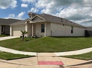Cindi J.'s lawn service service result