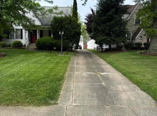 Melody R.'s lawn maintenance service result