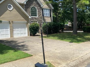 Loreena S.'s lawn maintenance service result