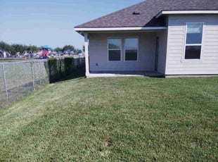 Isabel D.'s grass maintenance service result
