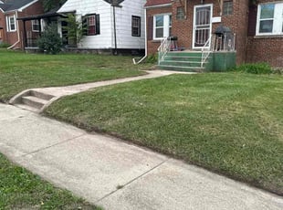 Binh L.'s lawn maintenance service result