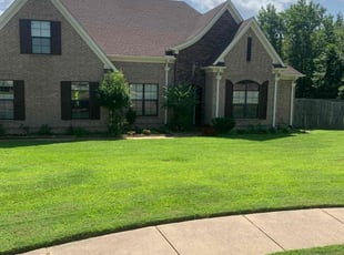 Lauren F.'s lawn care services service result