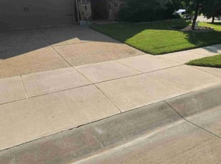 Rebecca G.'s lawn maintenance service result