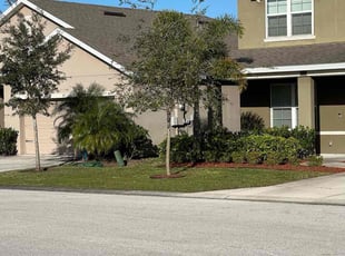 Lyndsi L.'s lawn care services service result