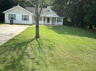Jennifer L.'s lawn care services service result